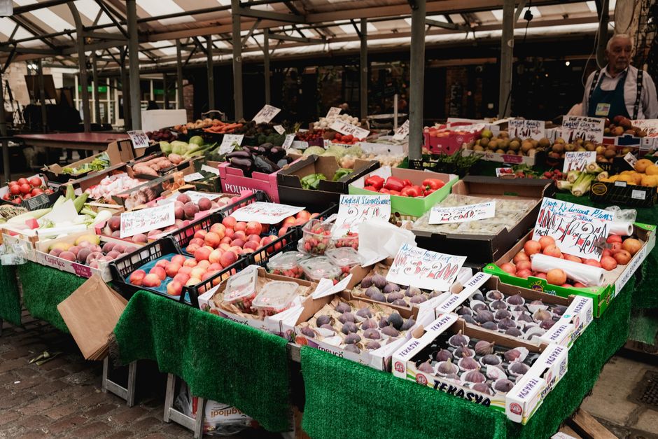 Sustainable Weight Change Versus Crash Diets as the Years Add Up